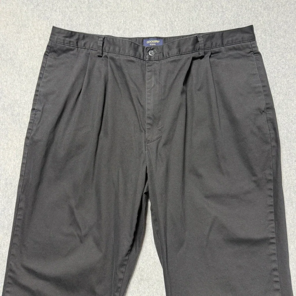 Dockers Mens 42x30 Black Pleated Chinos‎ Stretch Cotton Straight Leg Pants
